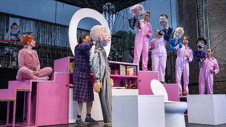 Szene aus »Tod auf dem Thron – Das Klosical« © Falk Wenzel