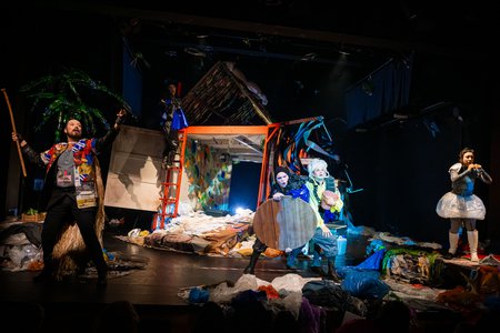 Szene aus »Der Sturm. Die magische Insel« © Anna Kolata