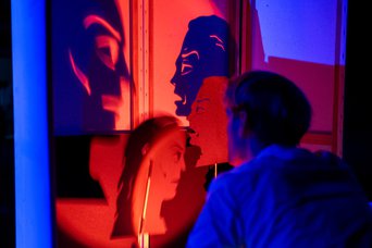 WIR! Eine Soloshow! Demokratie in der Geschichte