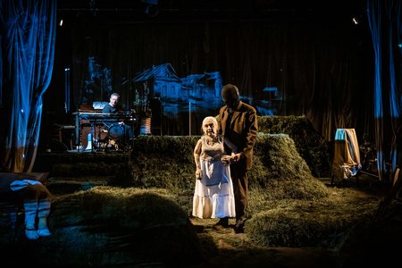 Szene aus »Baba Dunjas letzte Liebe« © Anna Kolata