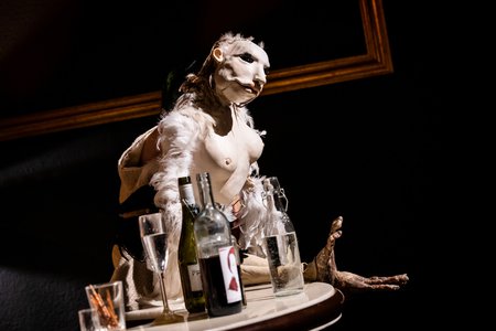 »Der schwarze Salon - Ohne Dunkelheit sind wir blind« © Anna Kolata