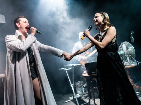 Szene aus »Die Adern des Blauwals sind so groß, dass wir darin schwimmen könnten - Das Riot-Musical«