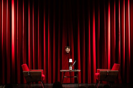 Szene aus »Faust: On Air« © Anna Kolata