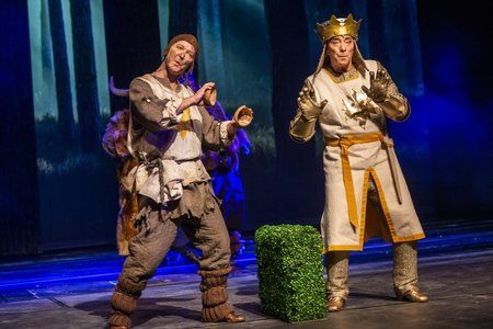 Szene aus »Monty Python's Spamalot« © Falk Wenzel