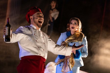 Szene aus »Orpheus in der Unterwelt« © Anna Kolata