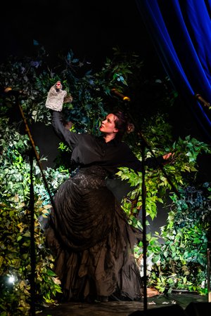 »Der schwarze Salon - Ohne Dunkelheit sind wir blind« © Anna Kolata
