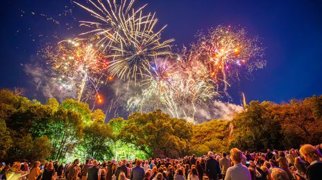 Feuerwerk bei »Bridges«