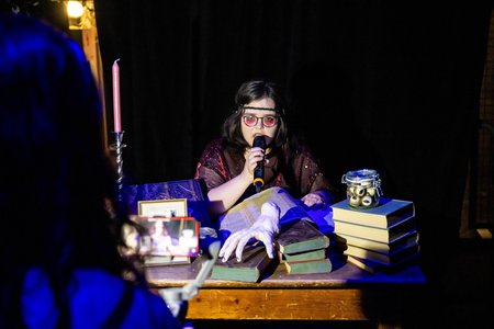 Szene aus »VAMPTOPIA« © Anna Kolata