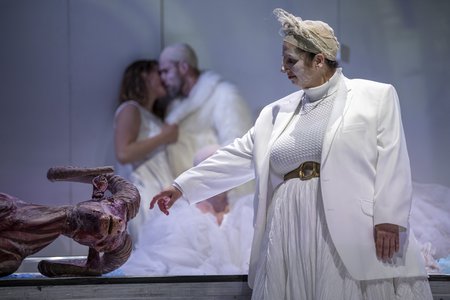 Szene aus»Trilogie der Unschuld« © Falk Wenzel