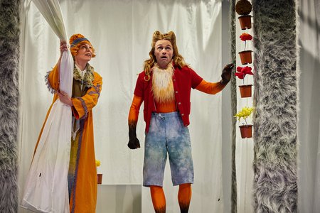 Szene aus »Ein Riese allein hebt noch keinen Mond an den Himmel« © Martin Patze