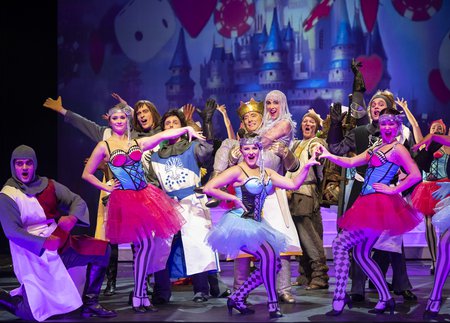 Szene aus »Monty Python's Spamalot« © Falk Wenzel