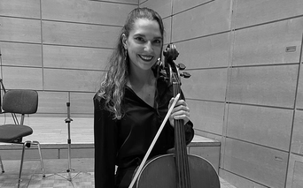 Leonor Tur de Carlos Violoncello