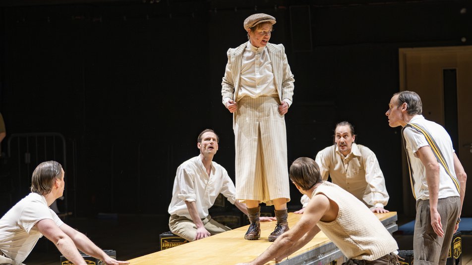 Untertan. Eine deutsche Revue