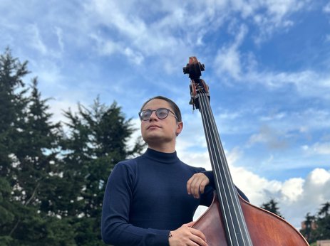 Gustavo Abril Meneses: Kontrabass