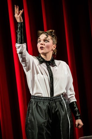 Szene aus »Faust: On Air« © Anna Kolata