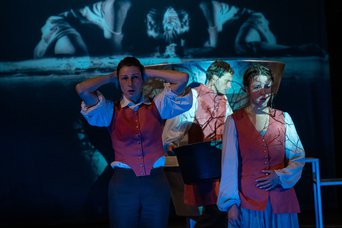 Szene aus »Die Lungenschwimmprobe«