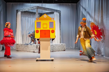 Szene aus »Ein Riese allein hebt noch keinen Mond an den Himmel« © Martin Patze