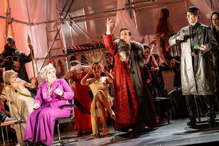 Szene aus »Orpheus in der Unterwelt« © Anna Kolata